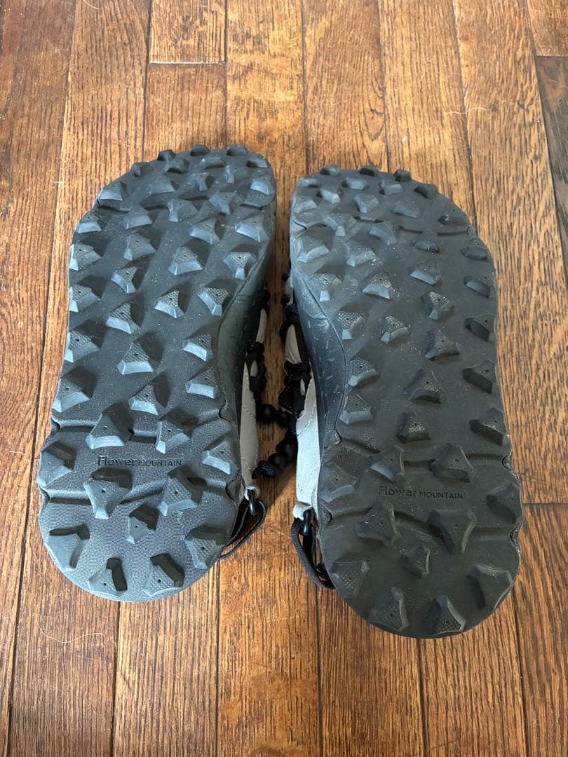 Flower MOUNTAIN×NAPE PUMA PUNKU GRAY