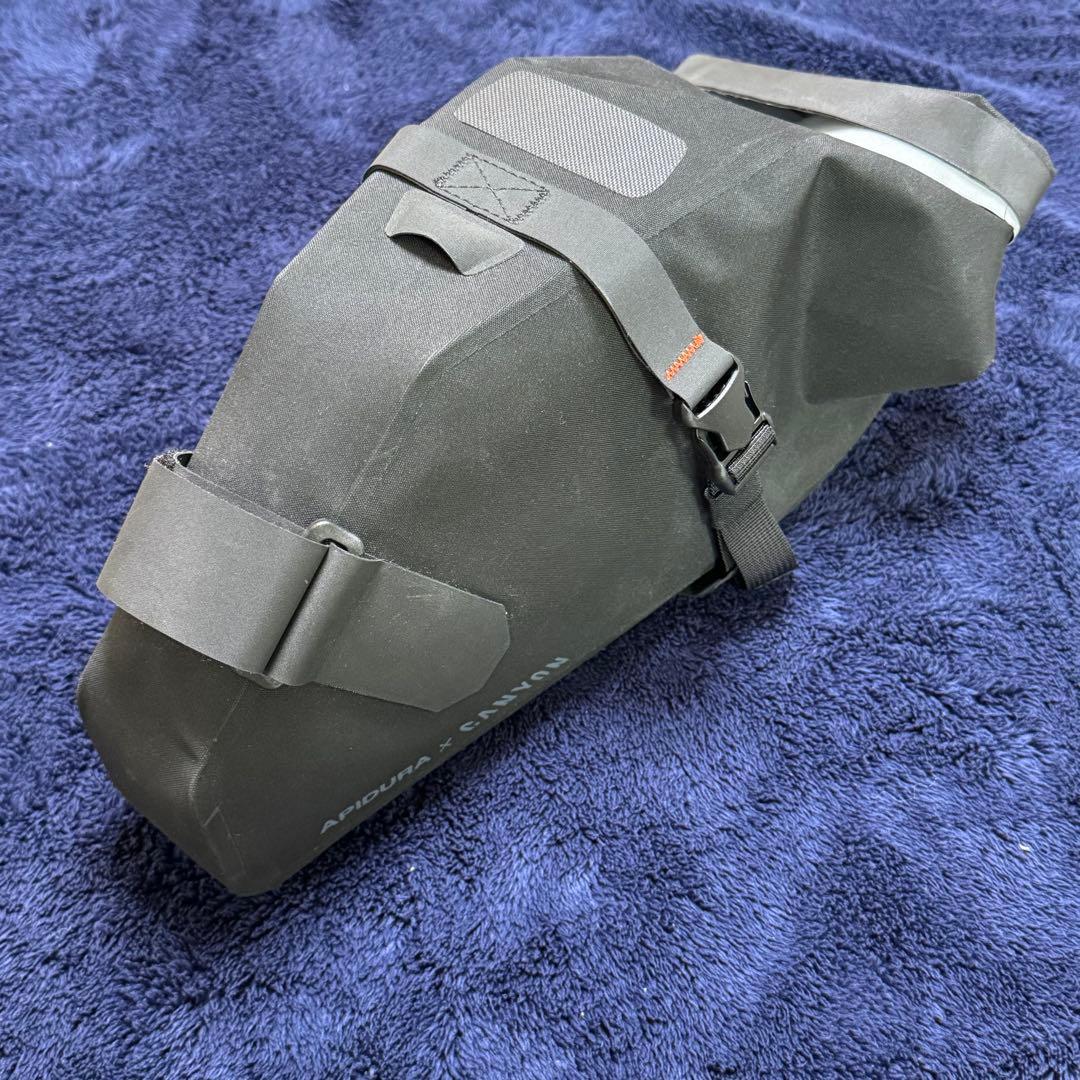 APIDURA x CANYON サドルバッグ5L