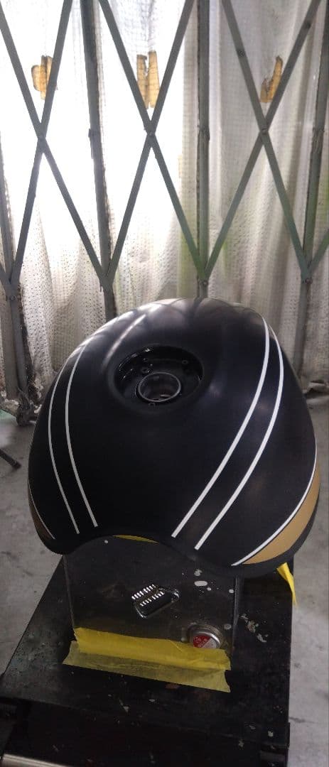 カワサキ　z900rs タンク　タイガーカラー　kawasaki