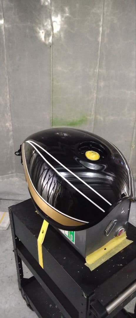 カワサキ　z900rs タンク　タイガーカラー　kawasaki