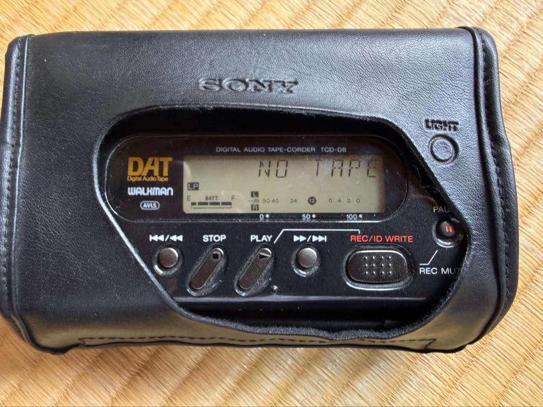 SONY TCD-D8 ポータブルDATレコーダー 動作良好・日本製【希少】