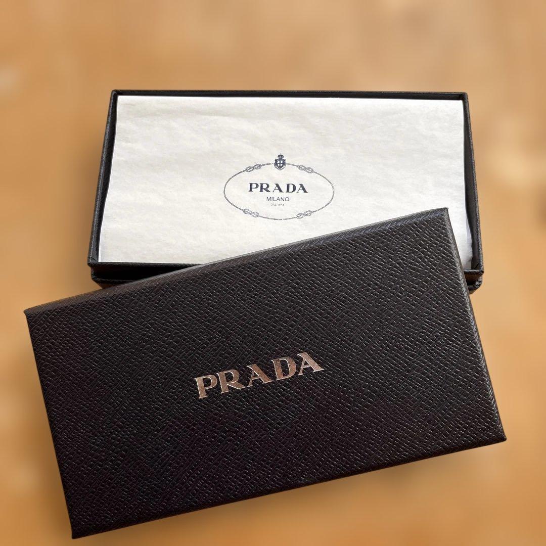 kikiさん専用　PRADA iPhone16ケース　グリーン　iPhone16