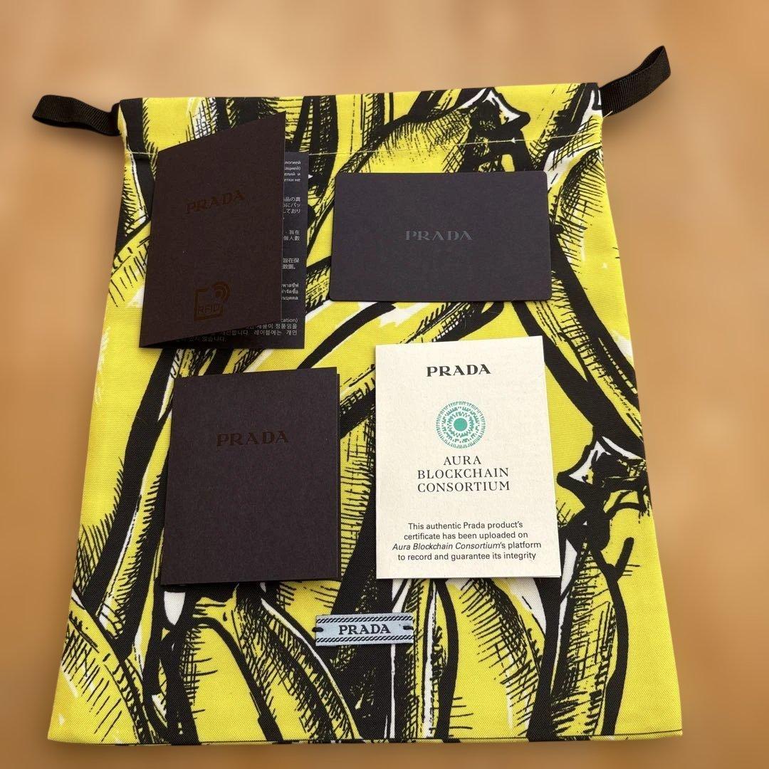 kikiさん専用　PRADA iPhone16ケース　グリーン　iPhone16