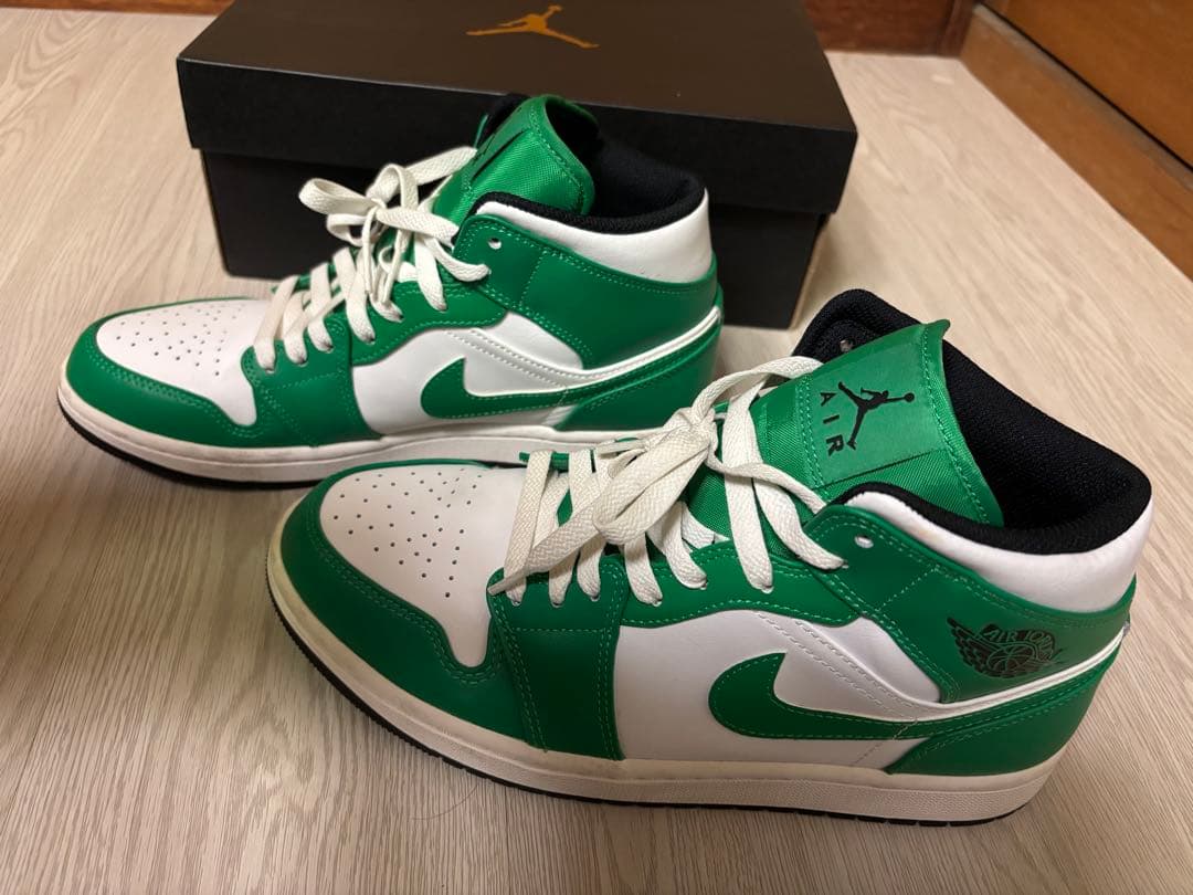 NIKE AIR JORDAN1MID ラッキーグリーン