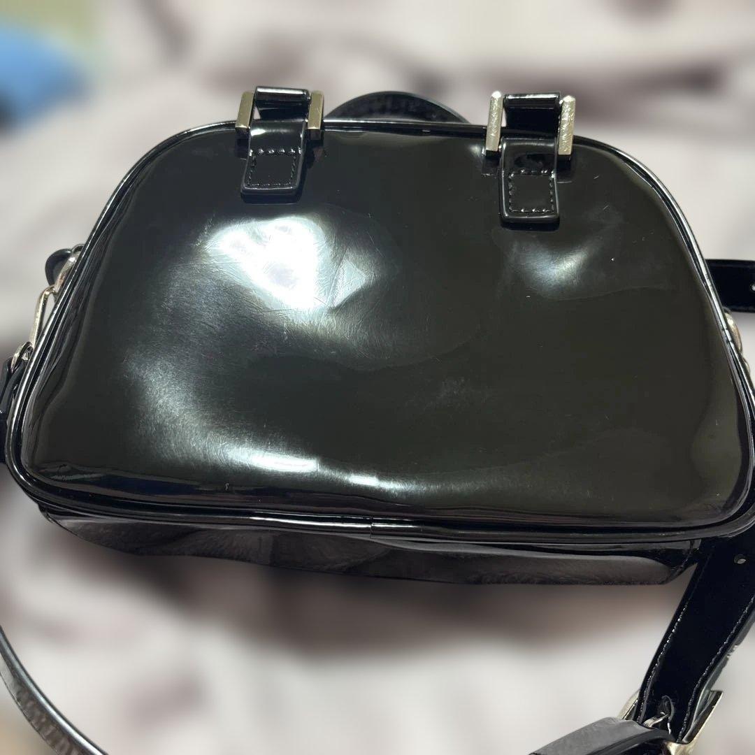 pium リボンポケットエナメルミニボストンバッグ ブラック