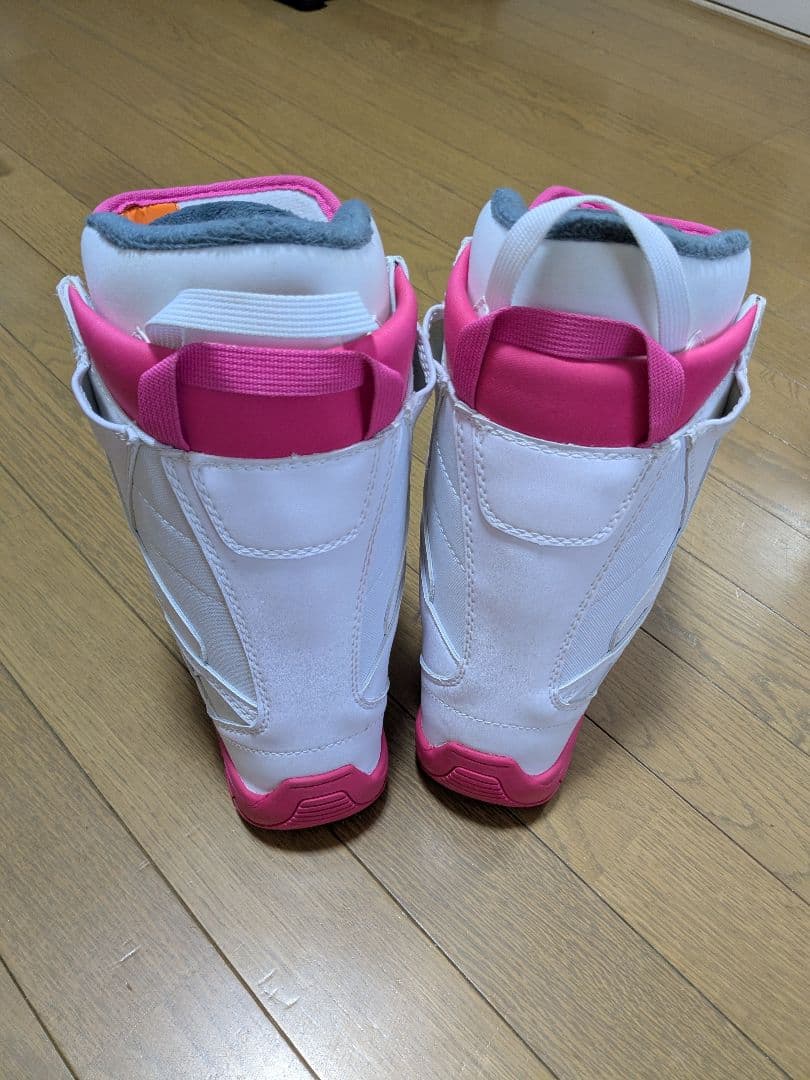 SIONYX ホワイト/ピンク　バイン ブーツセット　子供、レディース用