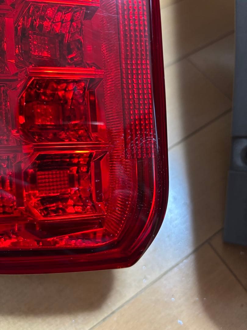 【三女の父】ZRR70 ノア　後期　テールランプ