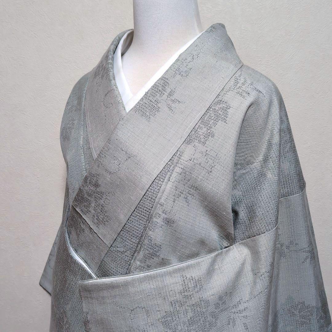 新品 未使用 正絹袷 本場結城紬 亀甲100 蔦の葉 シルエット 白結城 薄緑系