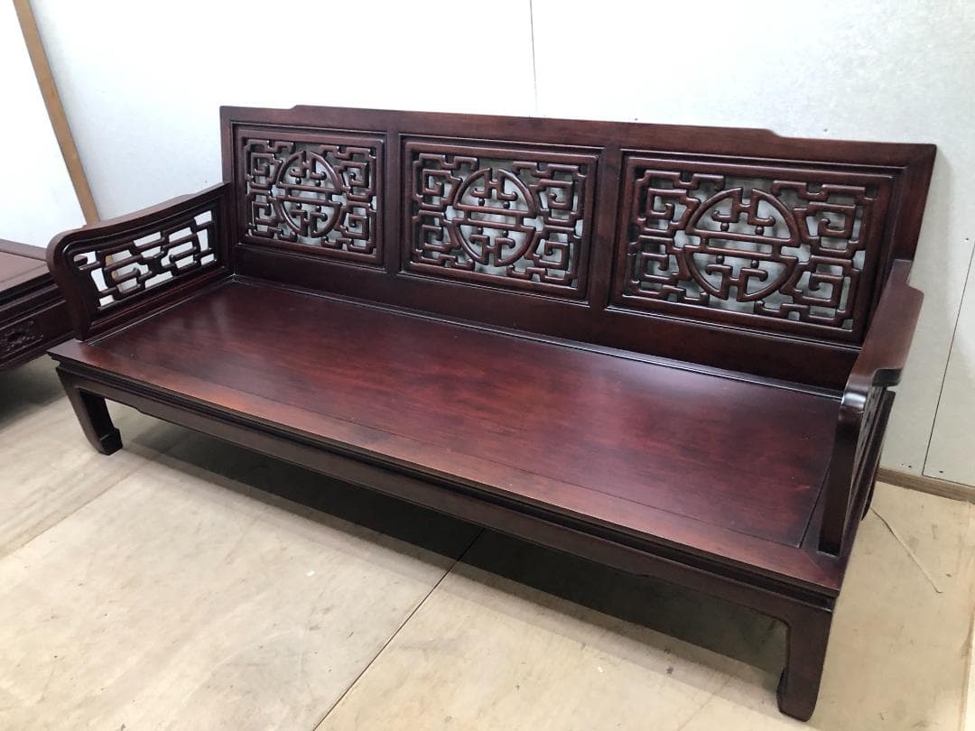 花梨の彫刻長椅子 肘掛け付き 3人掛け 豪華彫刻 人気 中国家具　75063-1