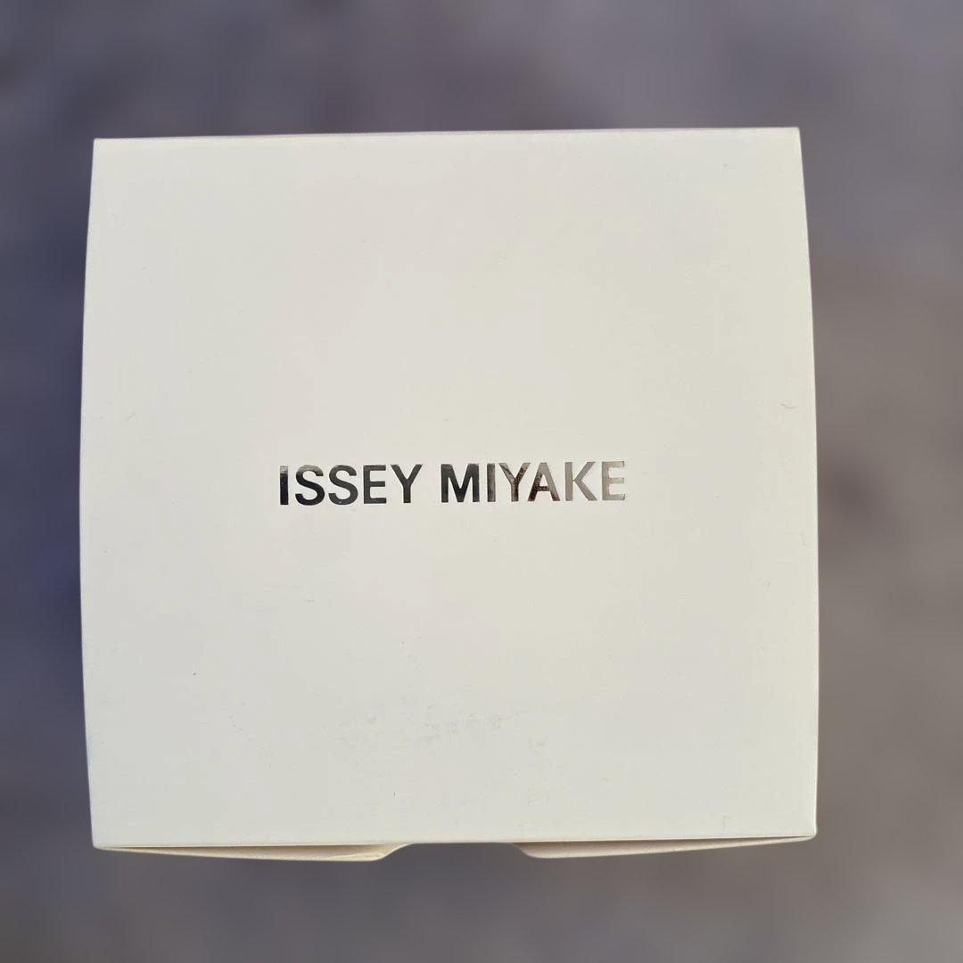 ISSEY MIYAKE オーシリーズ　腕時計　クリア　バングル