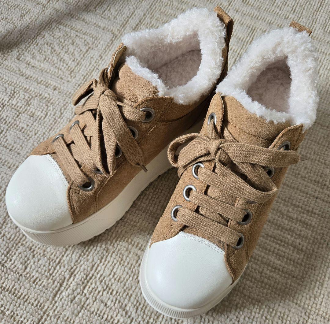 【新品未使用】 鈴木亜美さん 新作 プラットフォーム スエードスニーカー