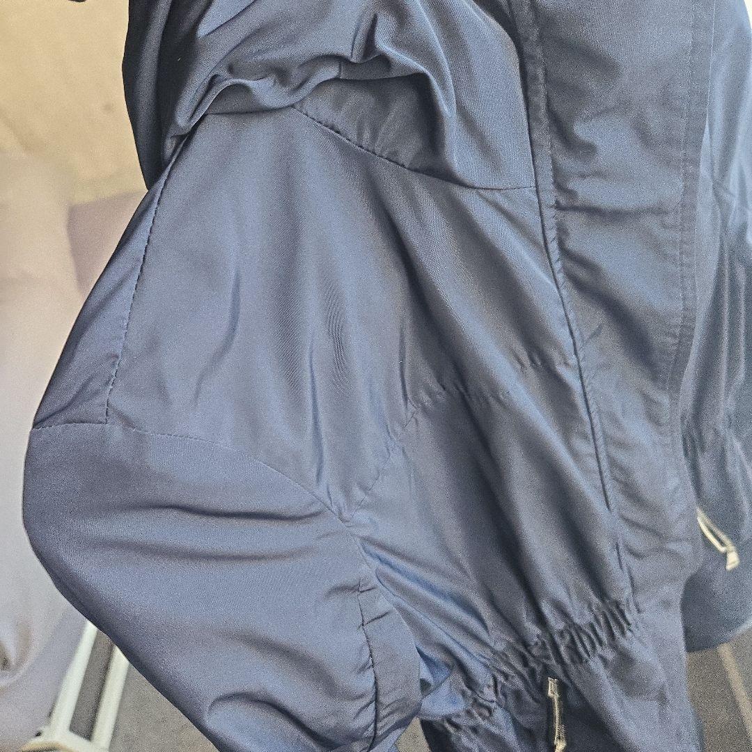 期間限定価格！MONCLER ネイビー フード付きブルゾン 1サイズ。