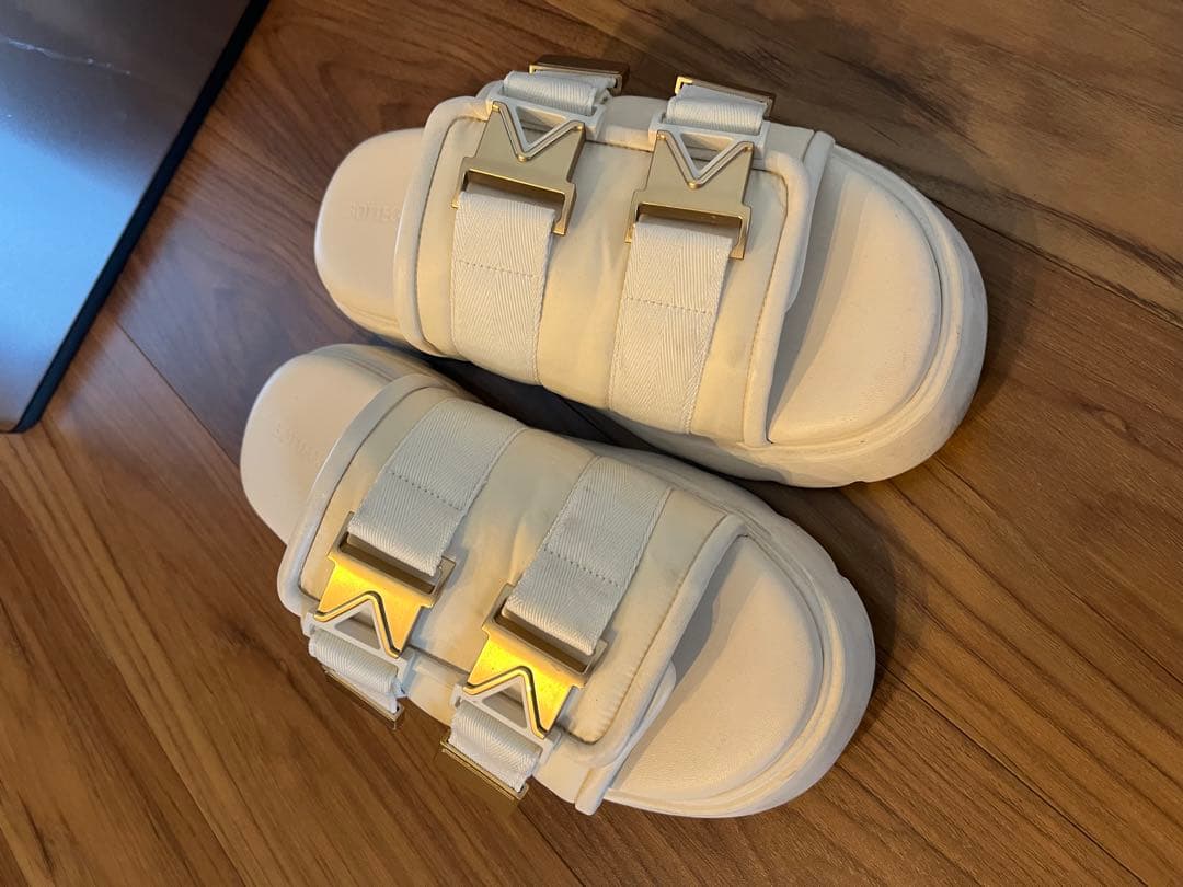 ボッテガ・ヴェネタ ホワイトサンダル