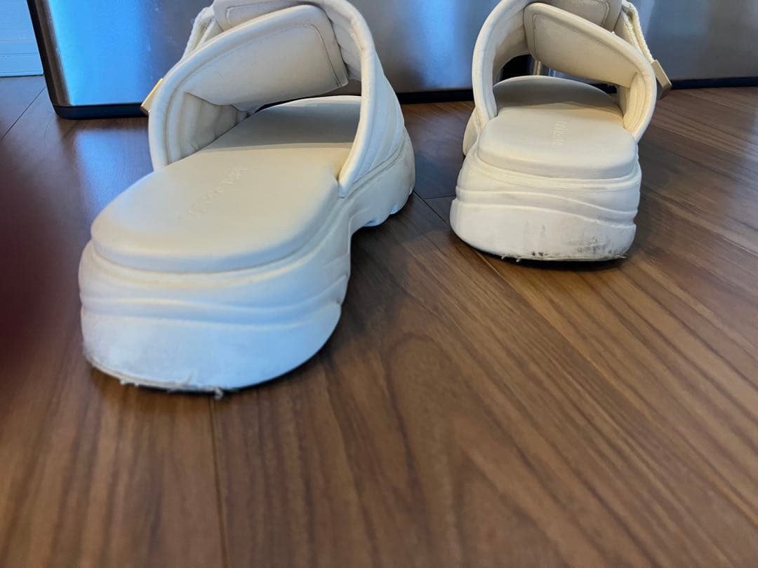 ボッテガ・ヴェネタ ホワイトサンダル