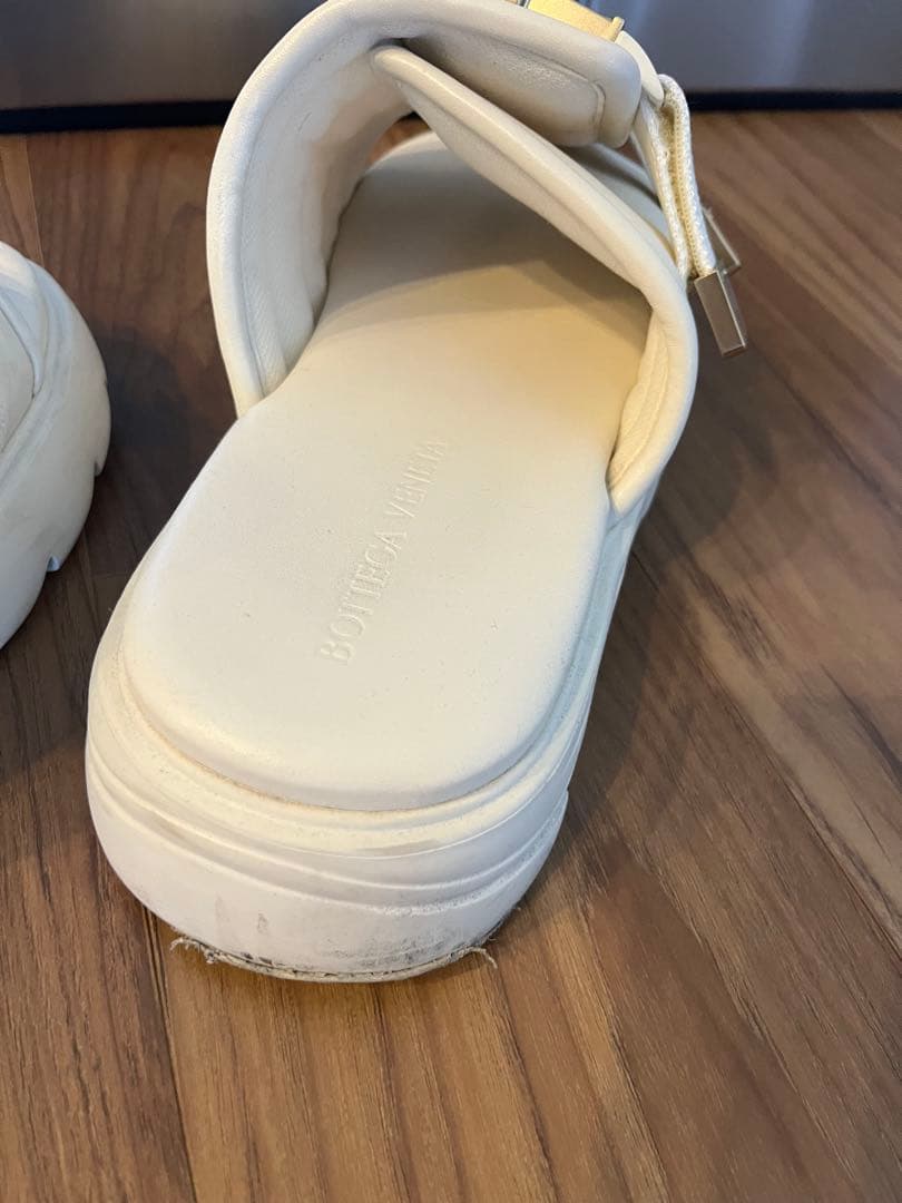 ボッテガ・ヴェネタ ホワイトサンダル