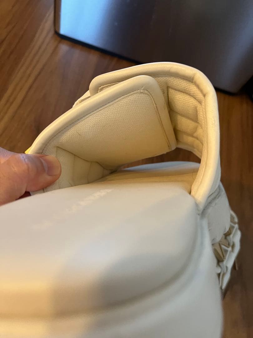 ボッテガ・ヴェネタ ホワイトサンダル