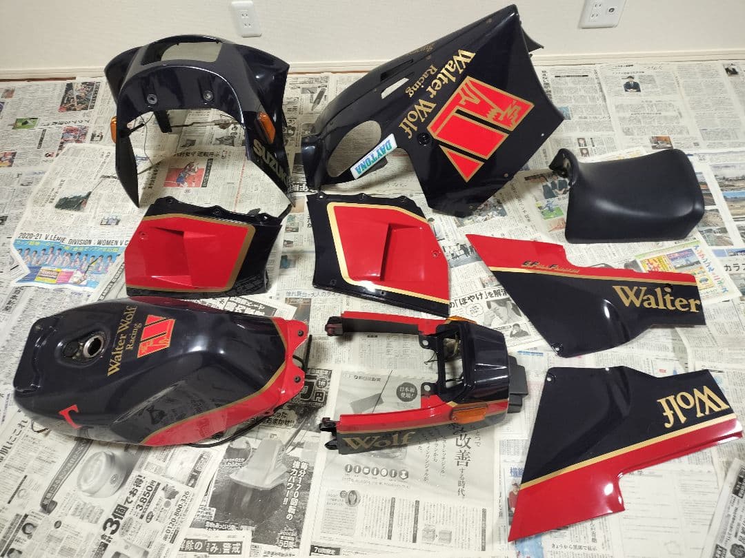 スズキ RG250 ガンマ ウォルターウルフ GJ21B 純正外装セット