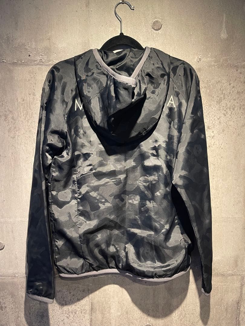 【美品】MARK&LONA マークアンドロナ　薄手ナイロンジャケット　M