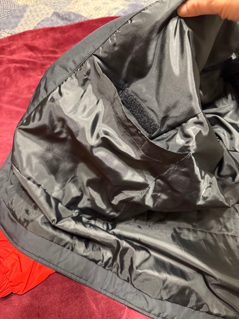 極美品　DESCENTE 2024年モデル メンズ　スキーウェア 上下セット L