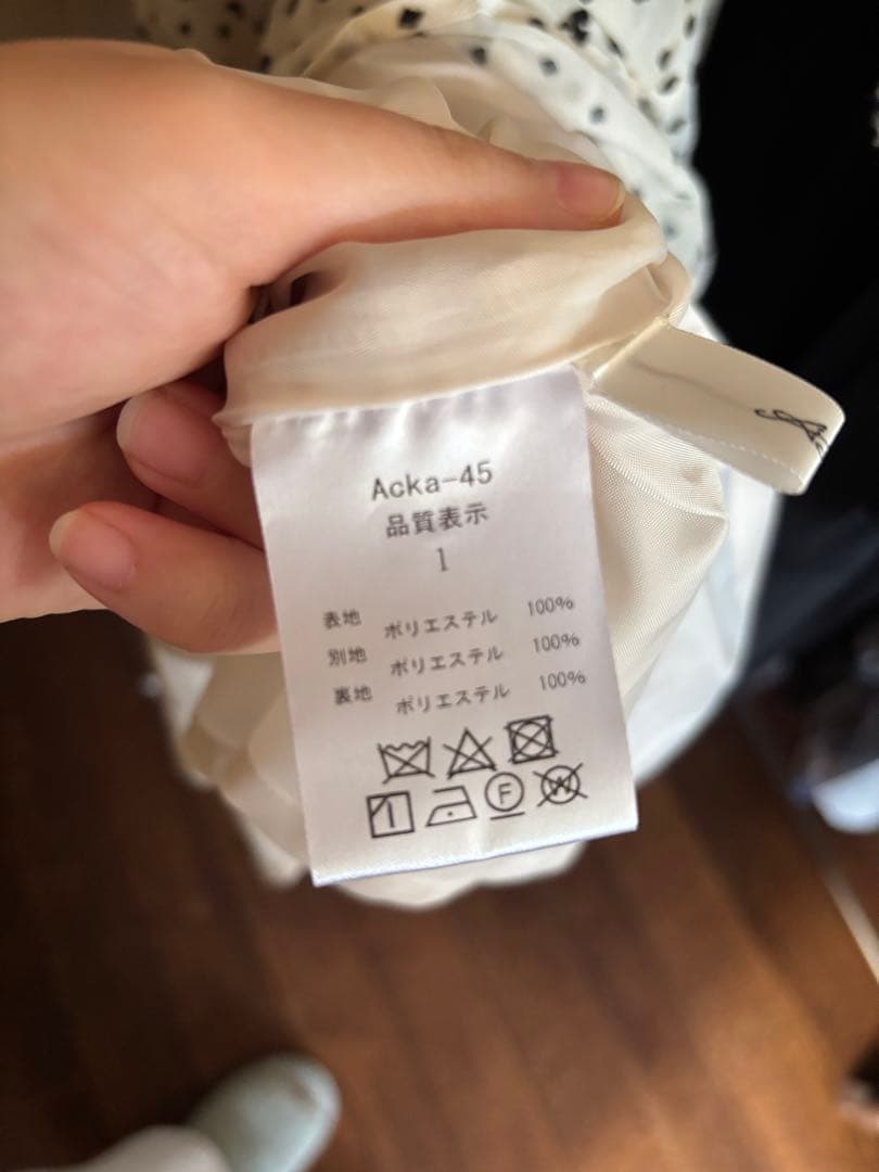 Acka ドットプリーツワンピース