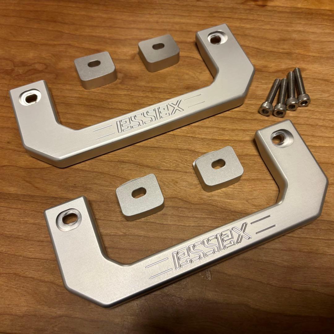 ESSEX ビレットアシストグリップ　シルバー　CRS ハイエース　200系