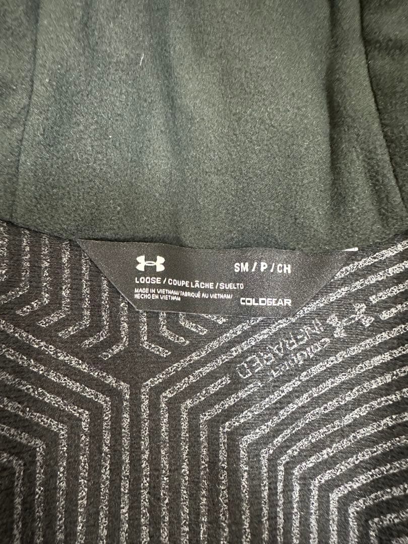 (先約あり)Under Armourフード付きジャケット SM/P