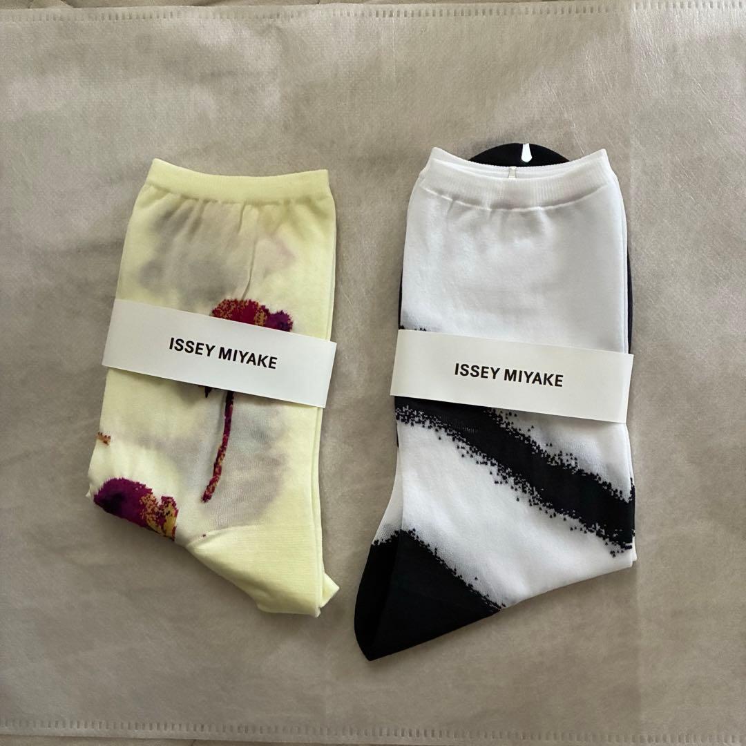 レッグウェア ISSEY MIYAKE PRESSED FLORA SHADOW STUDY