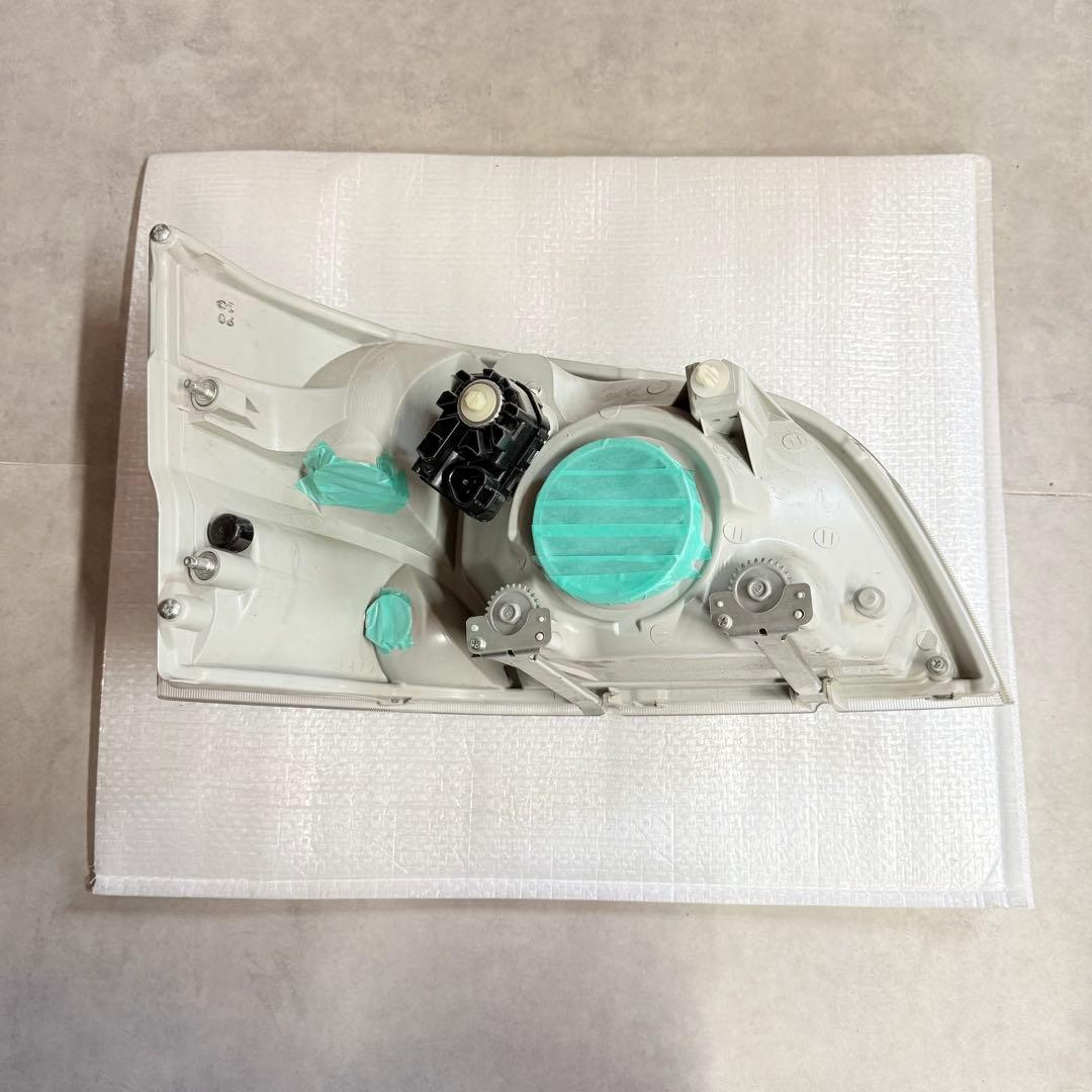 ダイハツ S200P ハイゼットトラック ヘッドライト 左 助手席側