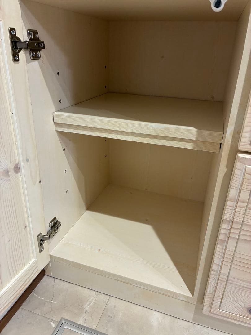 シナモシリーズ　ニトリ　キッチンボード　食器棚　　幅80