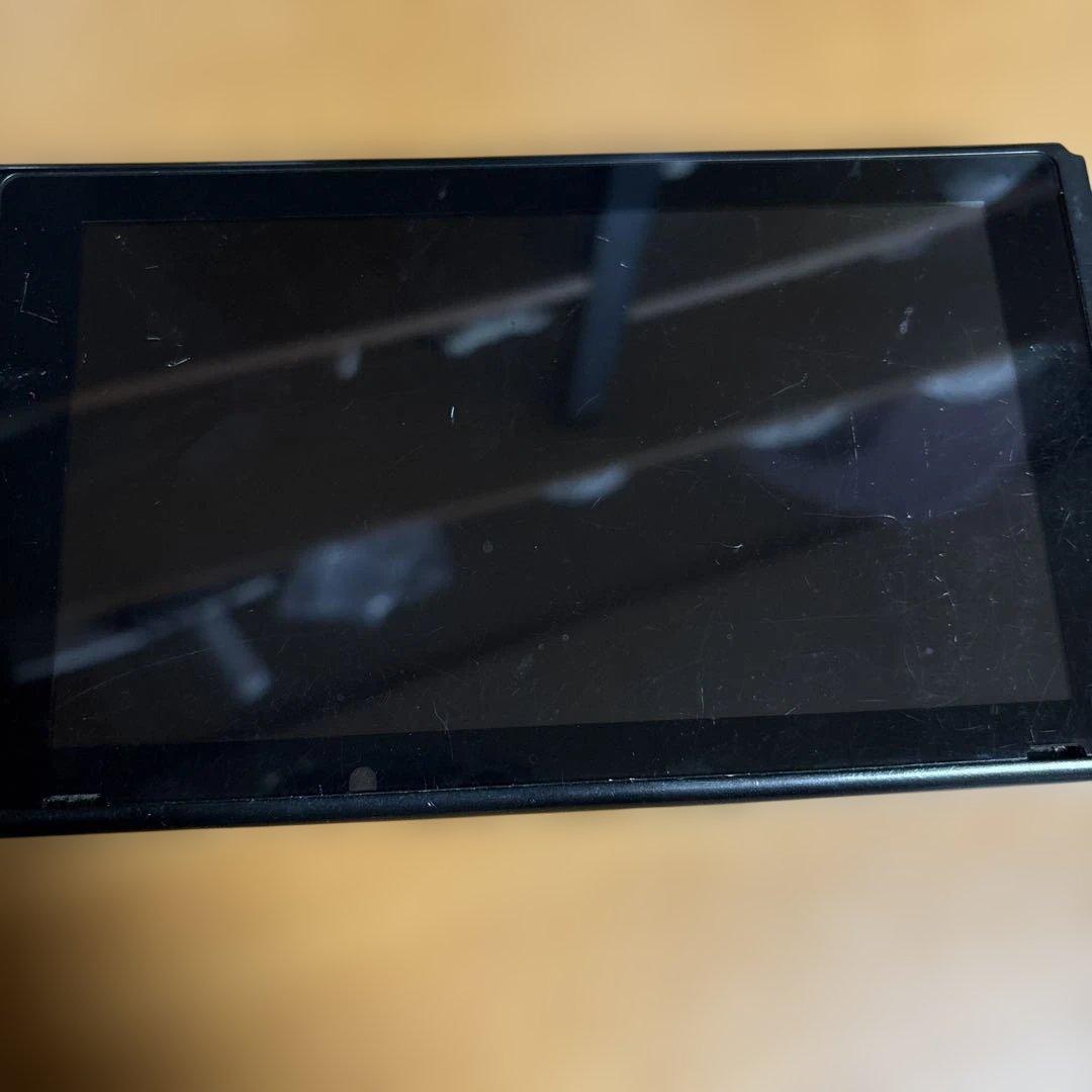 Nintendo Switch 本体　ジョイコンなし