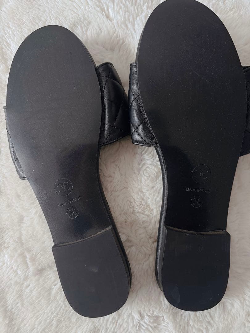 CHANEL ノベルティーブラック キルティングサンダル