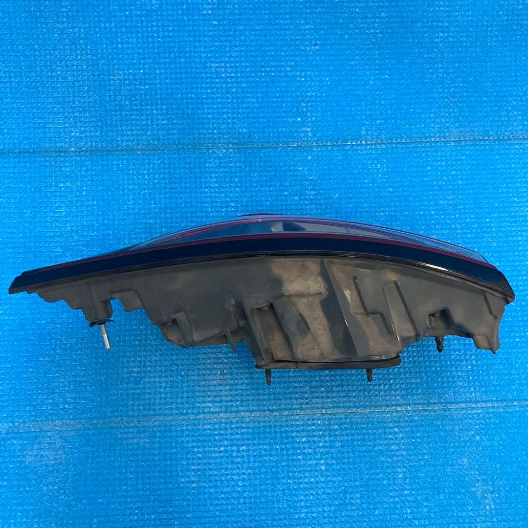 トヨタ60ハリアー左　純正　テールランプ　セット