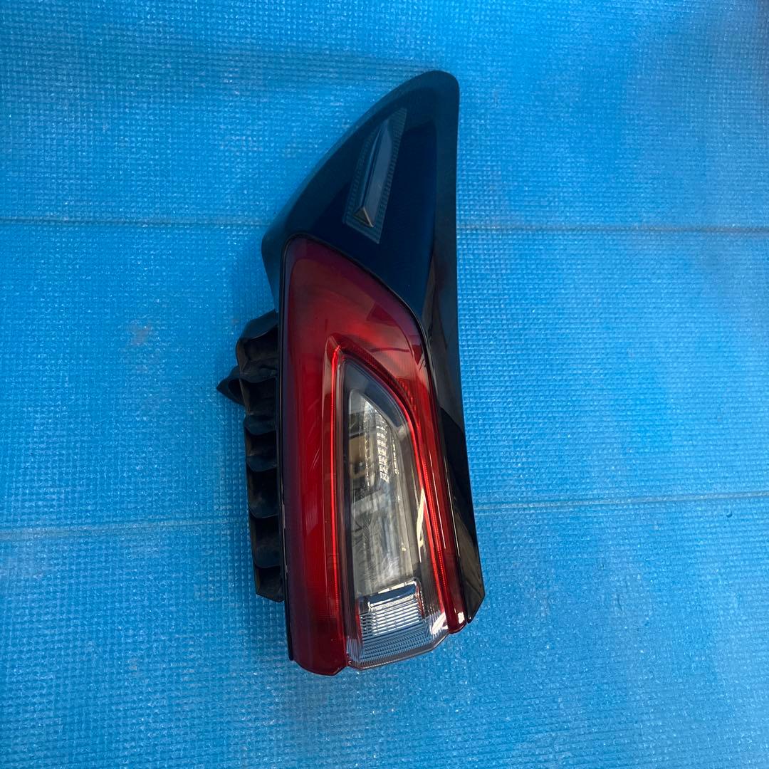トヨタ60ハリアー左　純正　テールランプ　セット