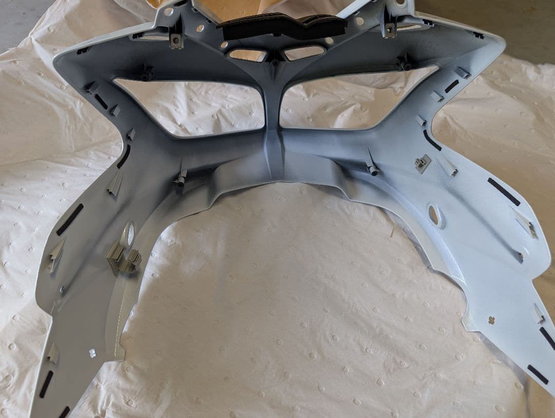 ヤマハFZ1フェザー　新品アッパーカウル