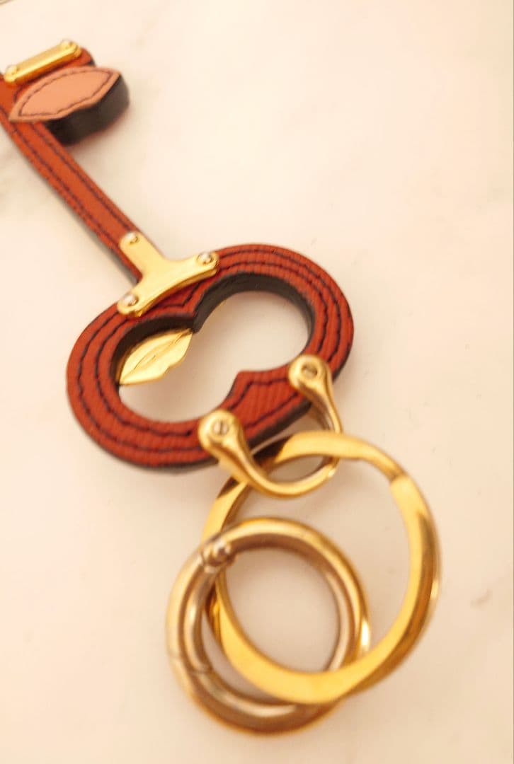 PRADA プラダ キーリング サフィアーノ リップ