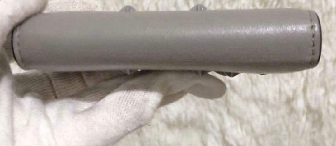 なこな　未使用✨ジミーチュウ 二つ折り財布 レザー　スタッズ　スター