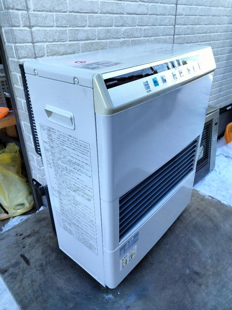 札幌発コロナFF温風石油ストーブ！品番「FF‐4211GS」2011年式中古品②