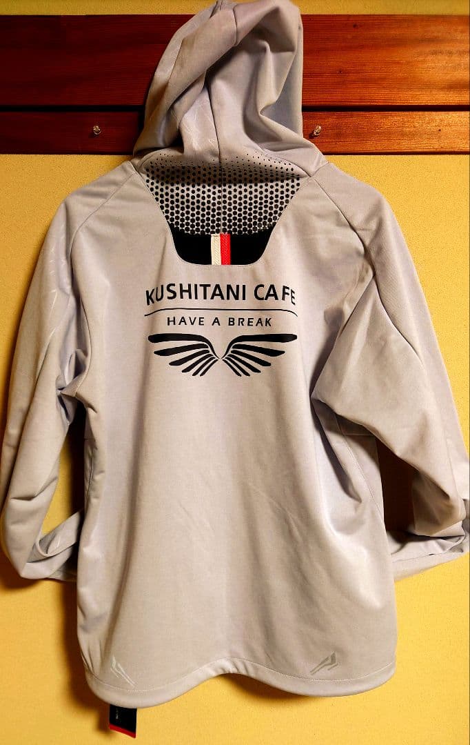 【1/25出品終了】クシタニ　MIDパーカー カフェ　ホワイト　 LL　新品