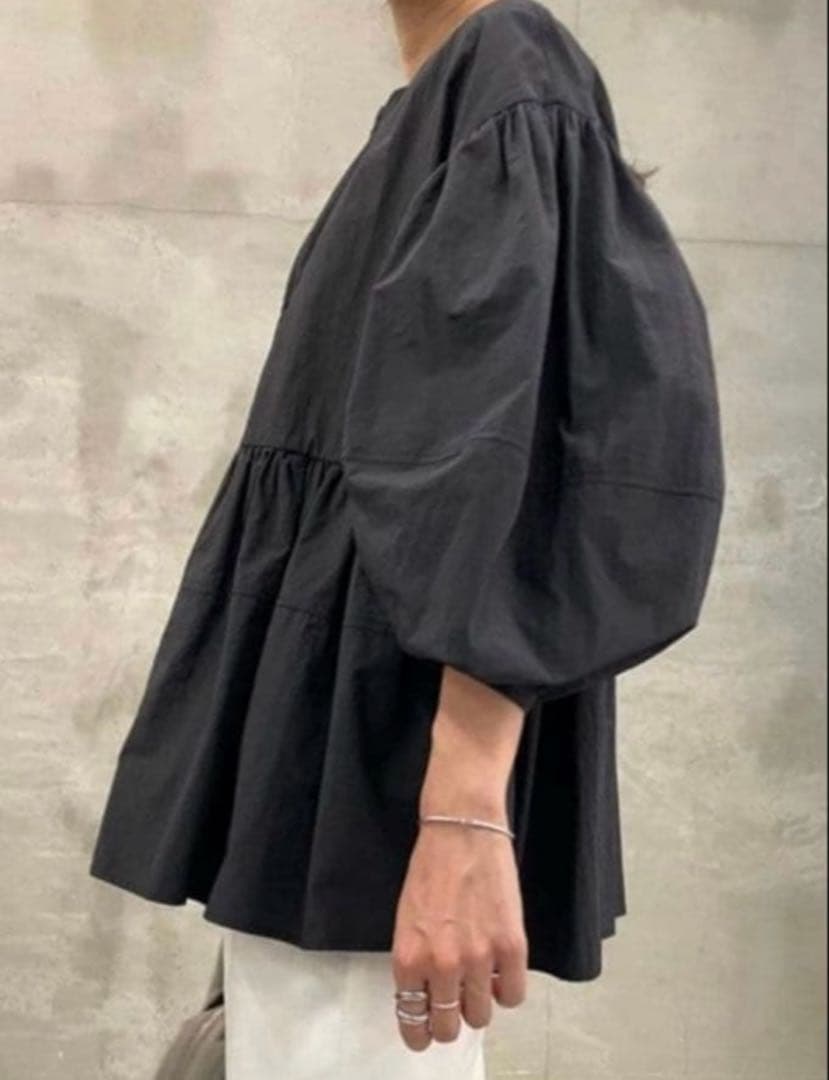 タグ付き　新品未使用　ビアズリー　ペプラムジップシャツブルゾン　ブラッ