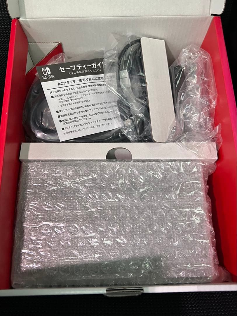 新品Nintendo Switch 本体 ネオンブルー／ネオンレッド