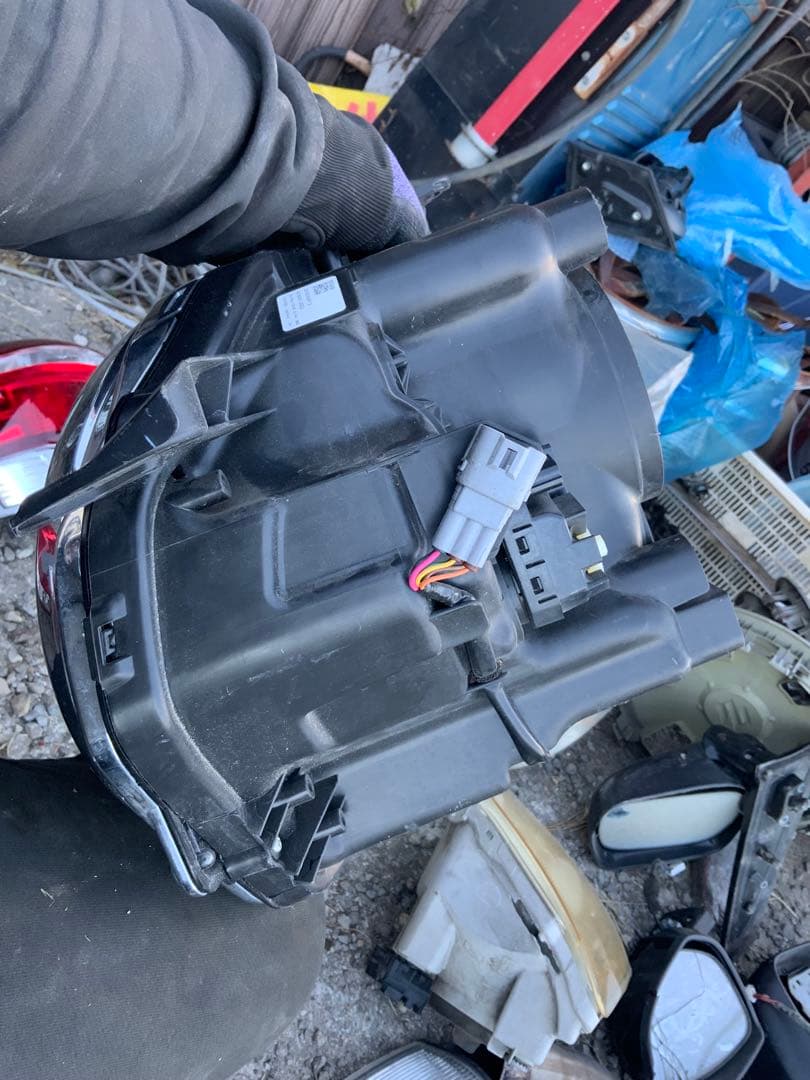 ほぼ無傷　ハスラー MR31S MR41S 右ヘッドライト HID