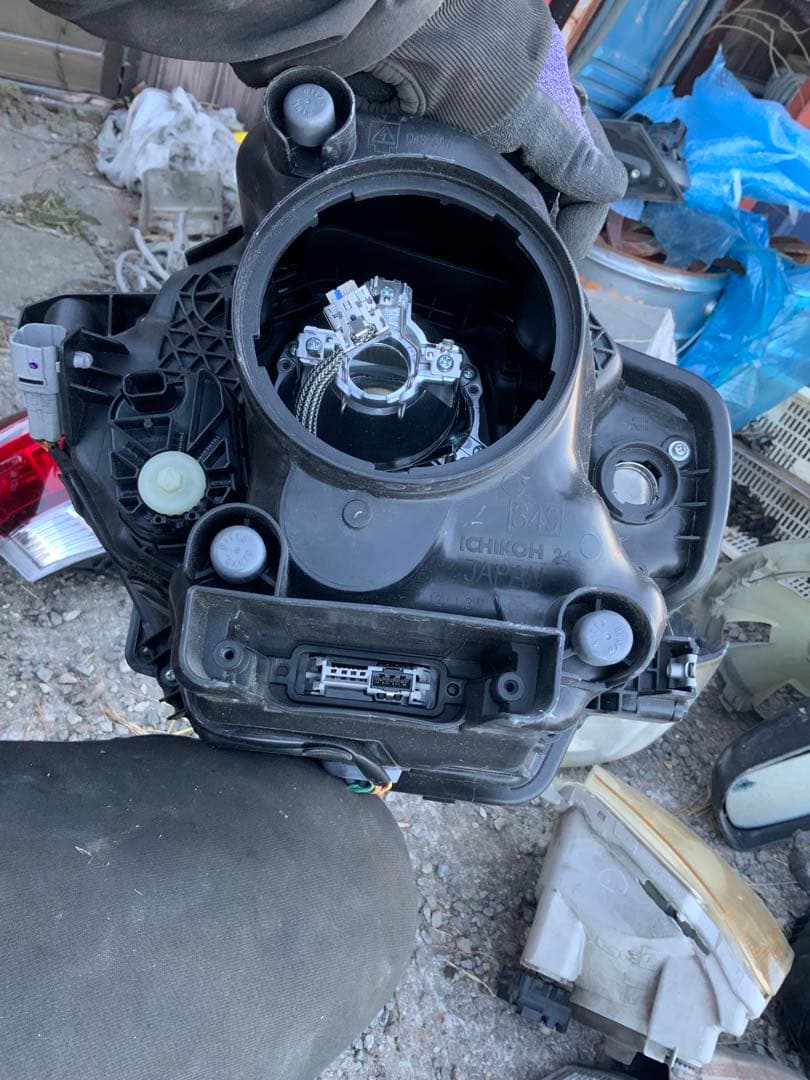 ほぼ無傷　ハスラー MR31S MR41S 右ヘッドライト HID