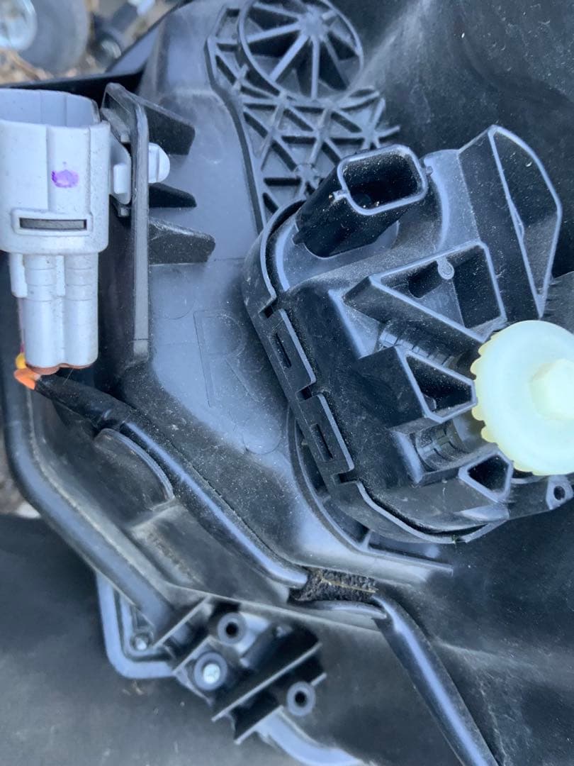 ほぼ無傷　ハスラー MR31S MR41S 右ヘッドライト HID