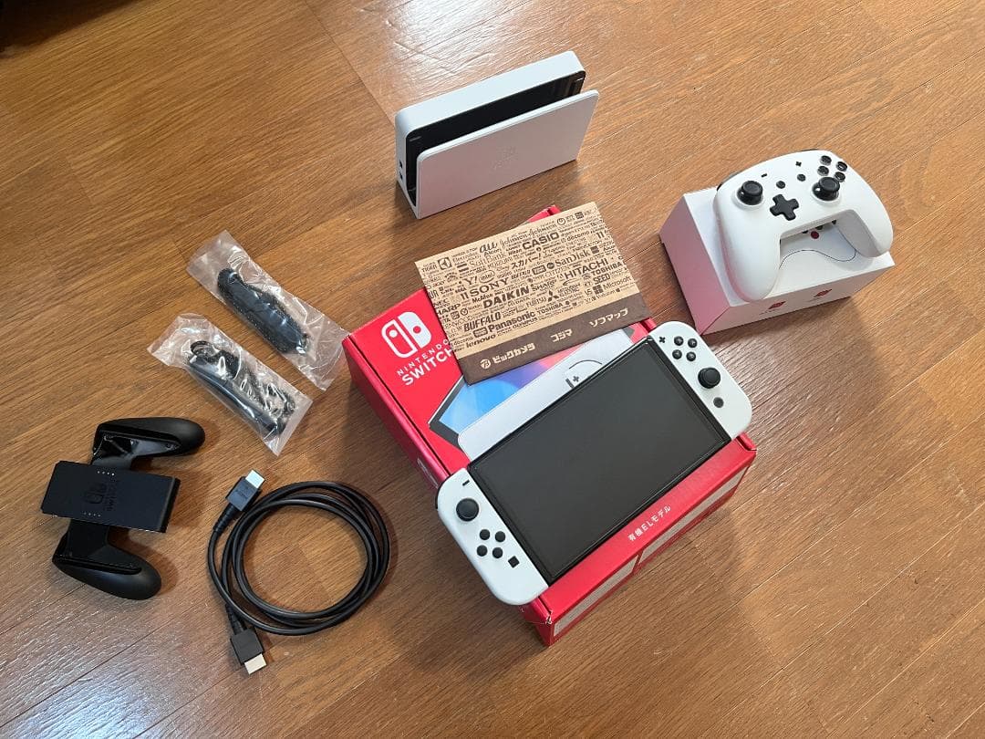 Nintendo Switch OLEDモデル 本体（コントローラー付き）