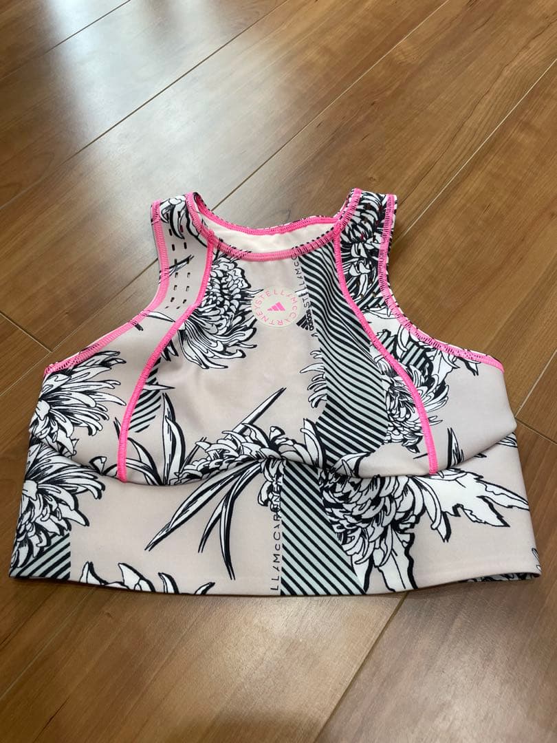 adidas× Stella McCartneyヨガウェアクロスストラップ