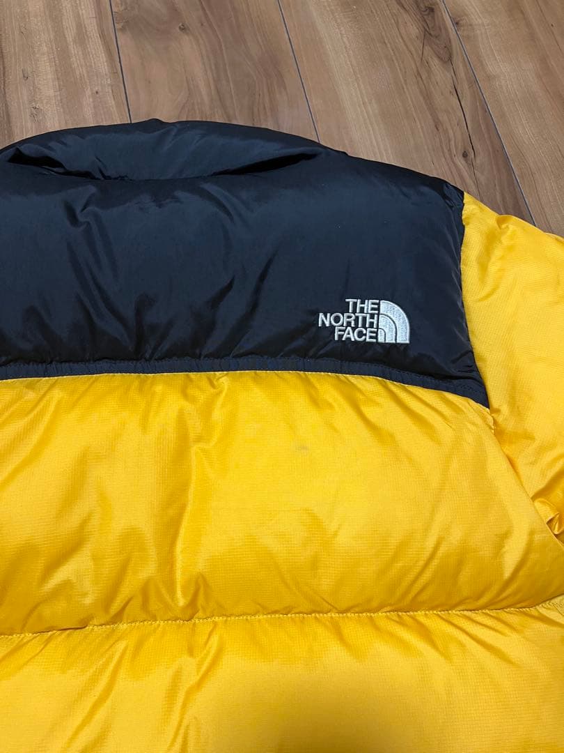 ノースフェイス　ダウンジャケット　ヌプシ　すブラック　イエロー　シュプリーム