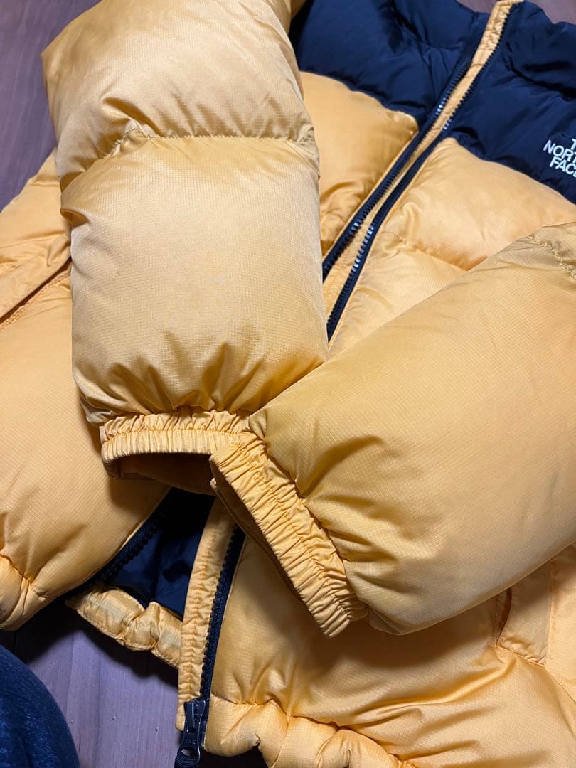 ノースフェイス　ダウンジャケット　ヌプシ　すブラック　イエロー　シュプリーム