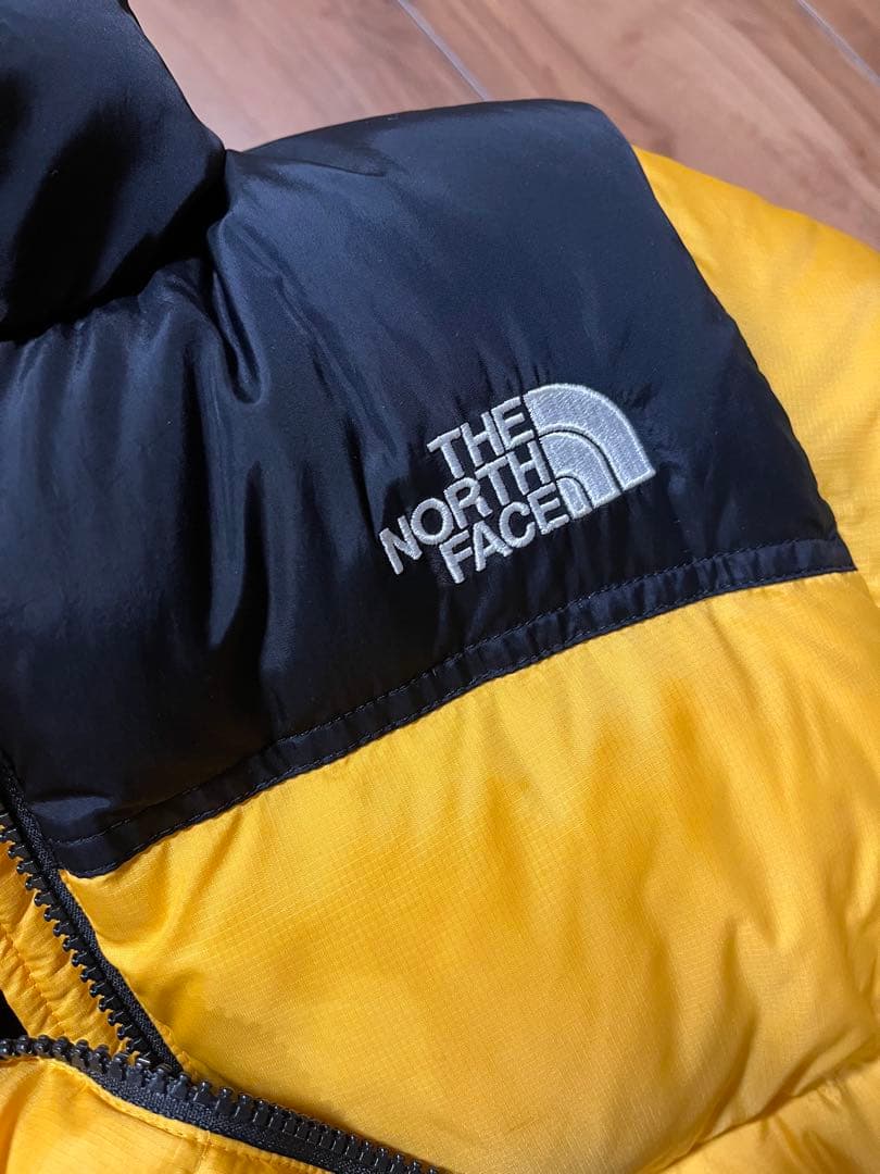 ノースフェイス　ダウンジャケット　ヌプシ　すブラック　イエロー　シュプリーム