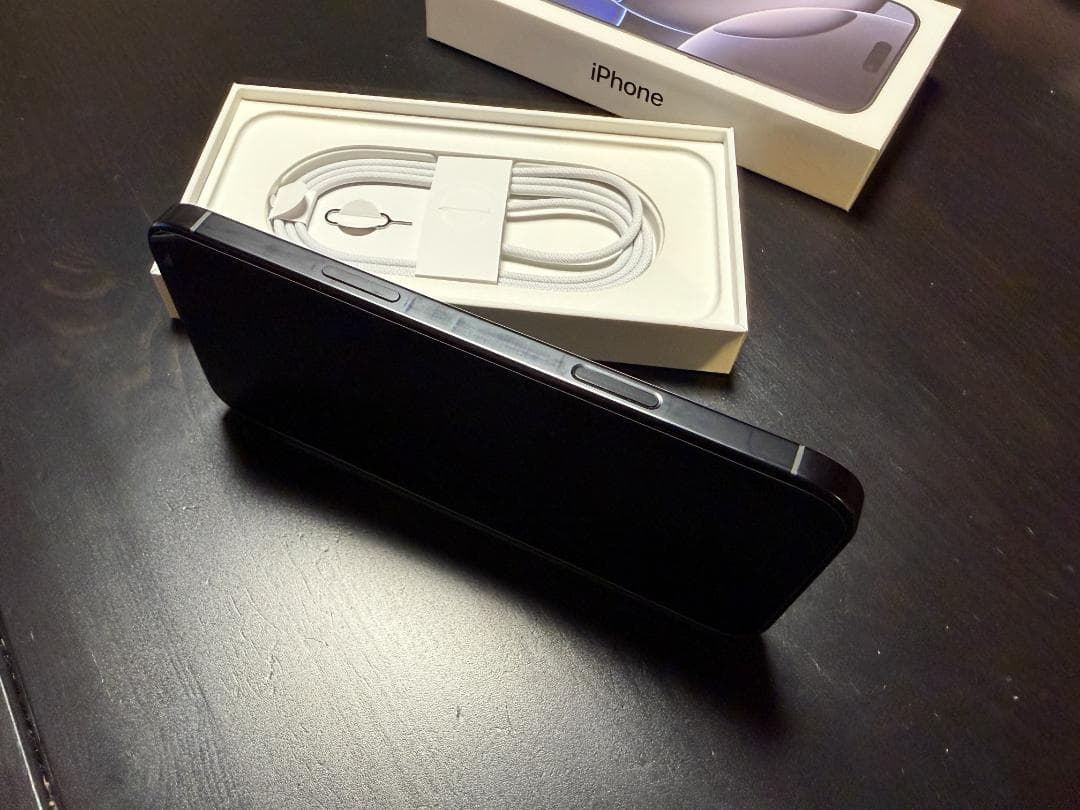 iPhone16 ProMax 256GB ブラックチタニウムSIMフリー美品