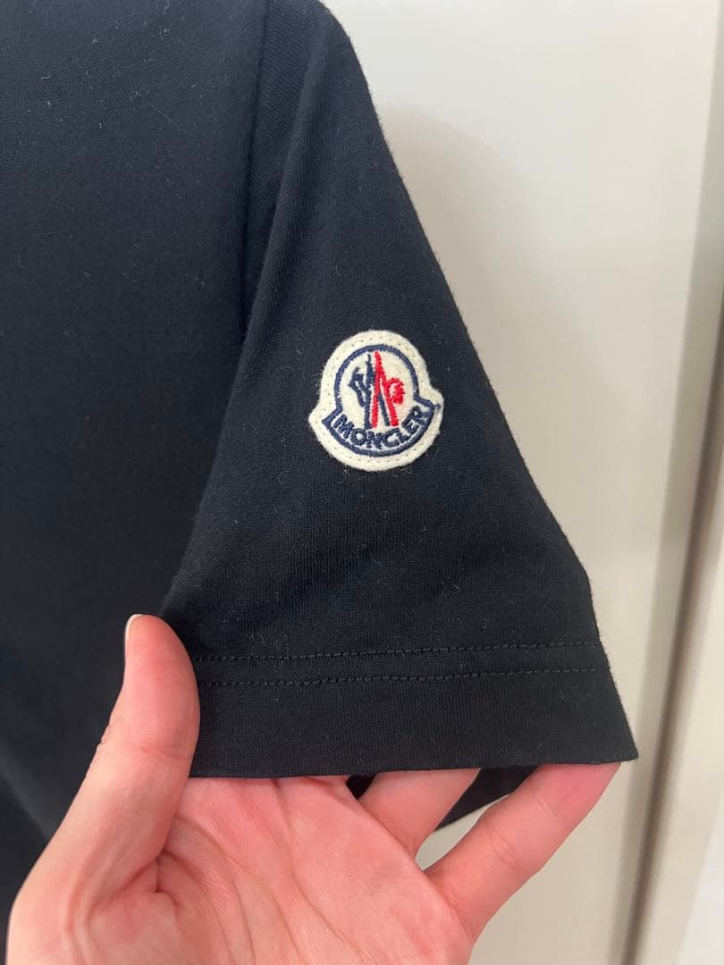 MONCLER ブラック Tシャツ 半袖